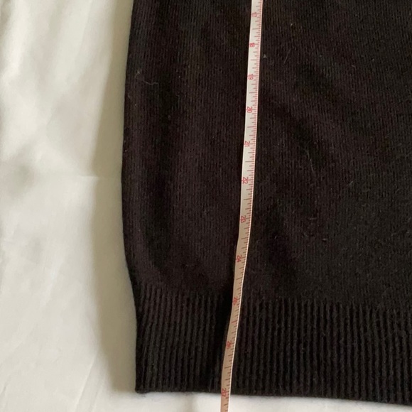 Vintage Regency Collection for Joyce black pullover sweater, lightweight weave - Picture 9 of 9